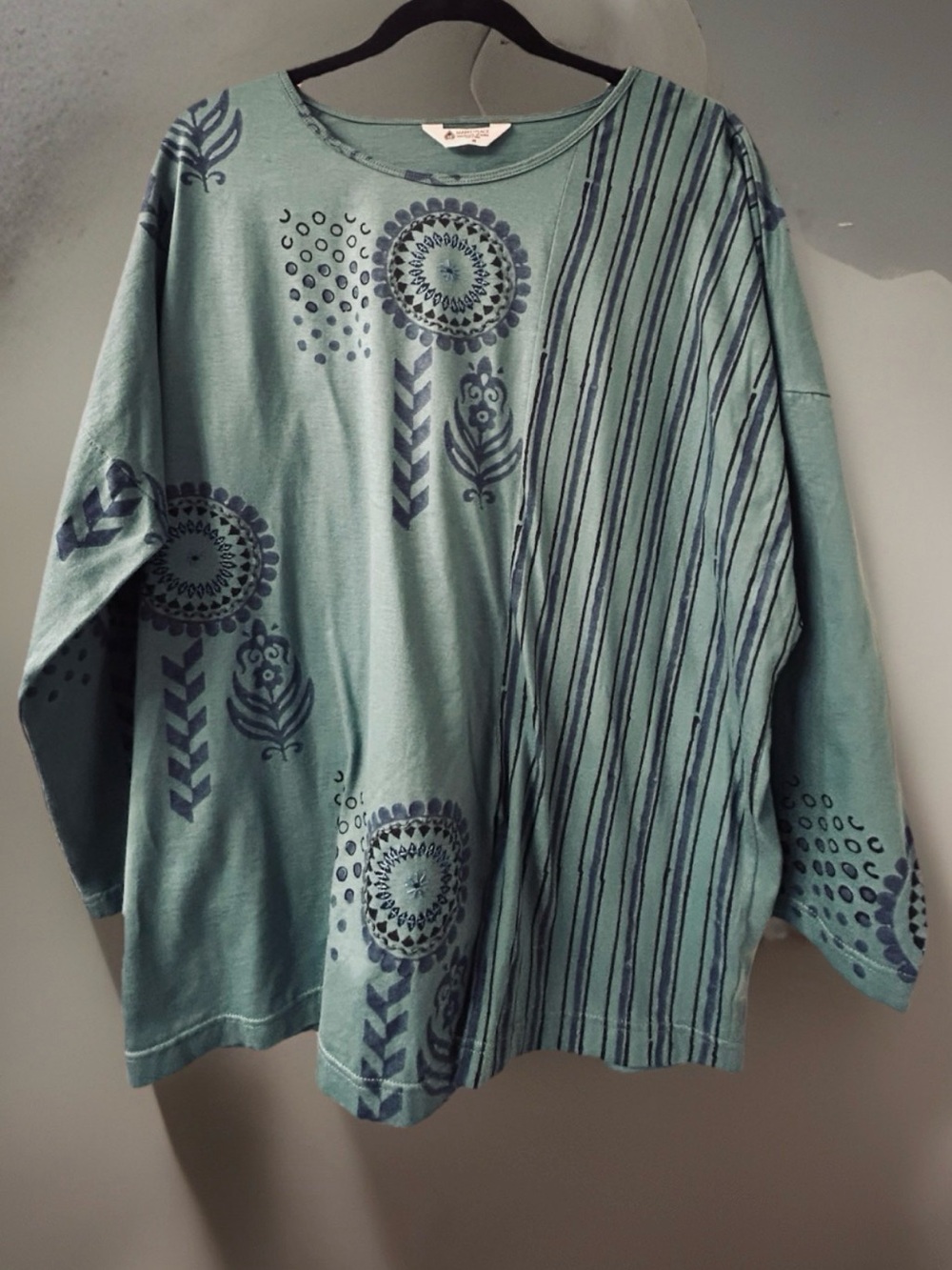 Marketplace Handwork of India Green with blue embroidery Tunic Blouse Boho Sz M
